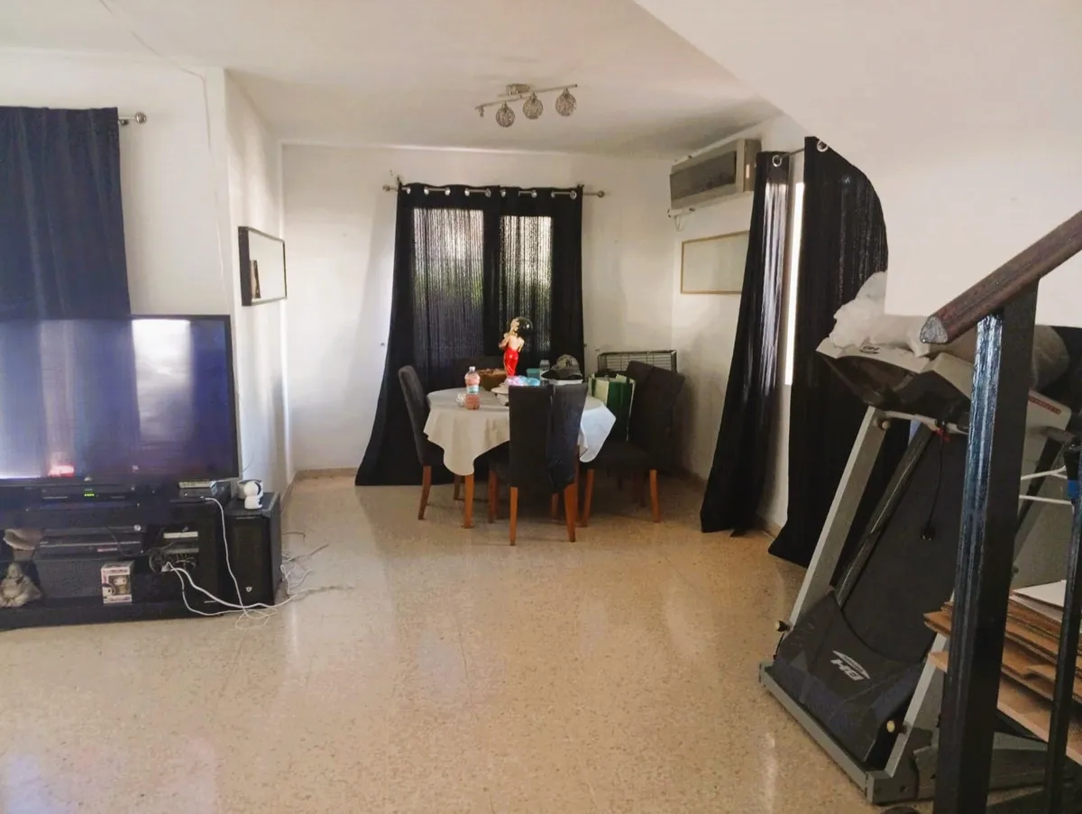 f7ad6715-8062-4149-89cc-fa2faafe5157