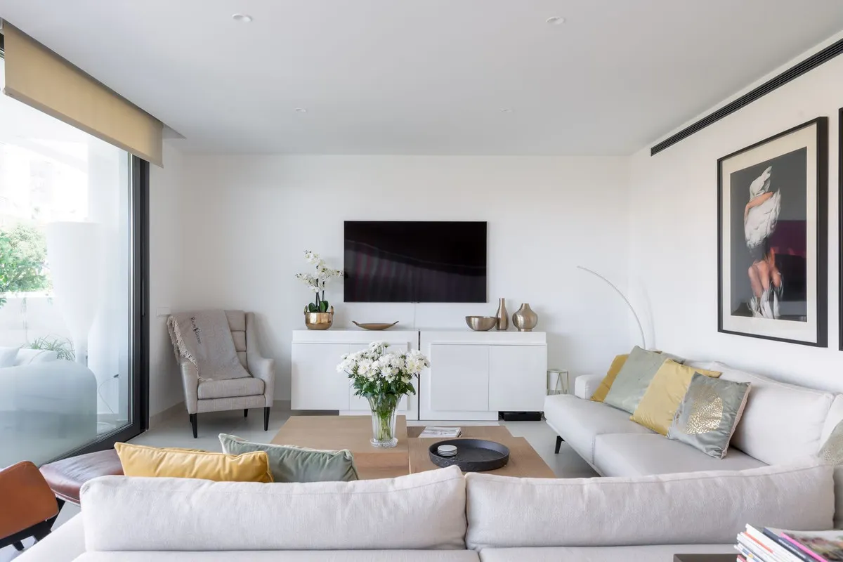 3afb8598-6a9a-4998-b608-15188f27473a