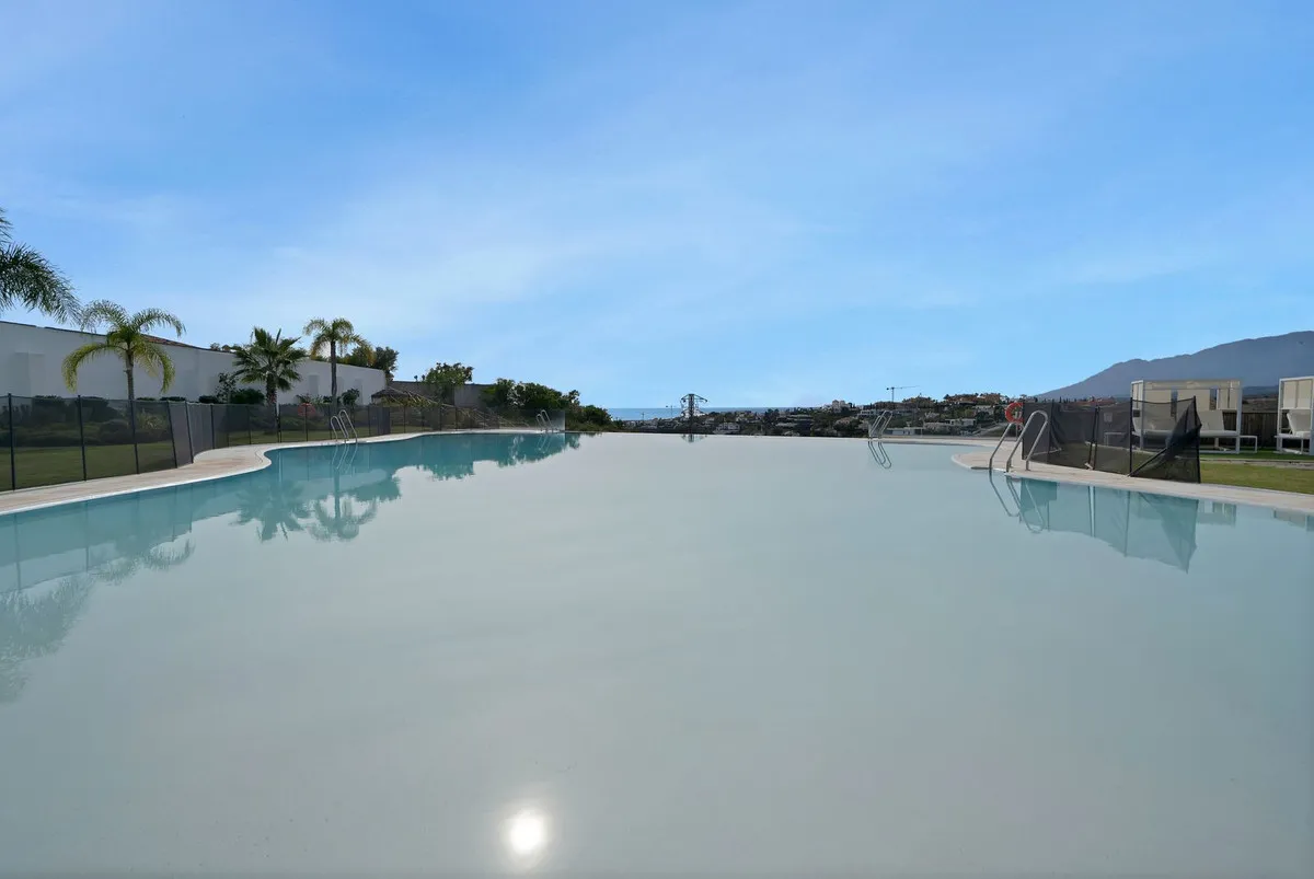 da9560d2-4744-4e62-812b-fa2610398c1e