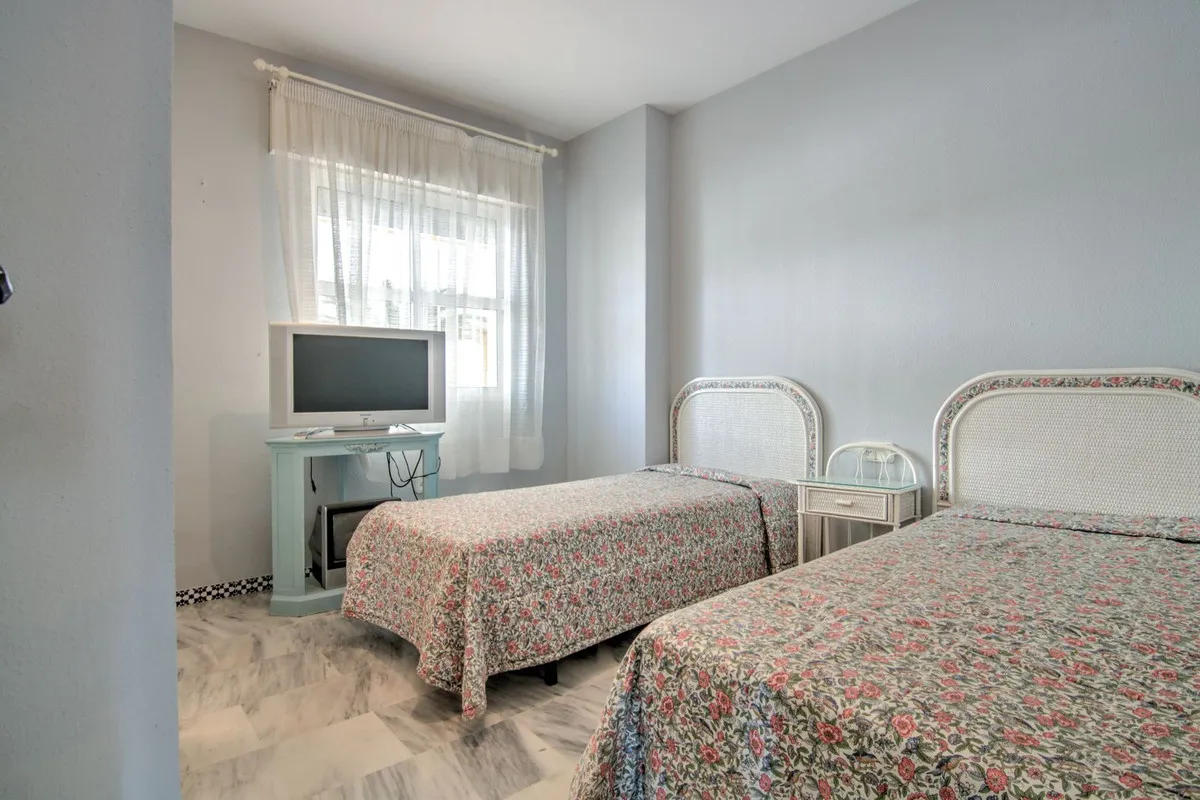 b15e2d93-1f29-424f-bbb6-3a18a9abb7b7