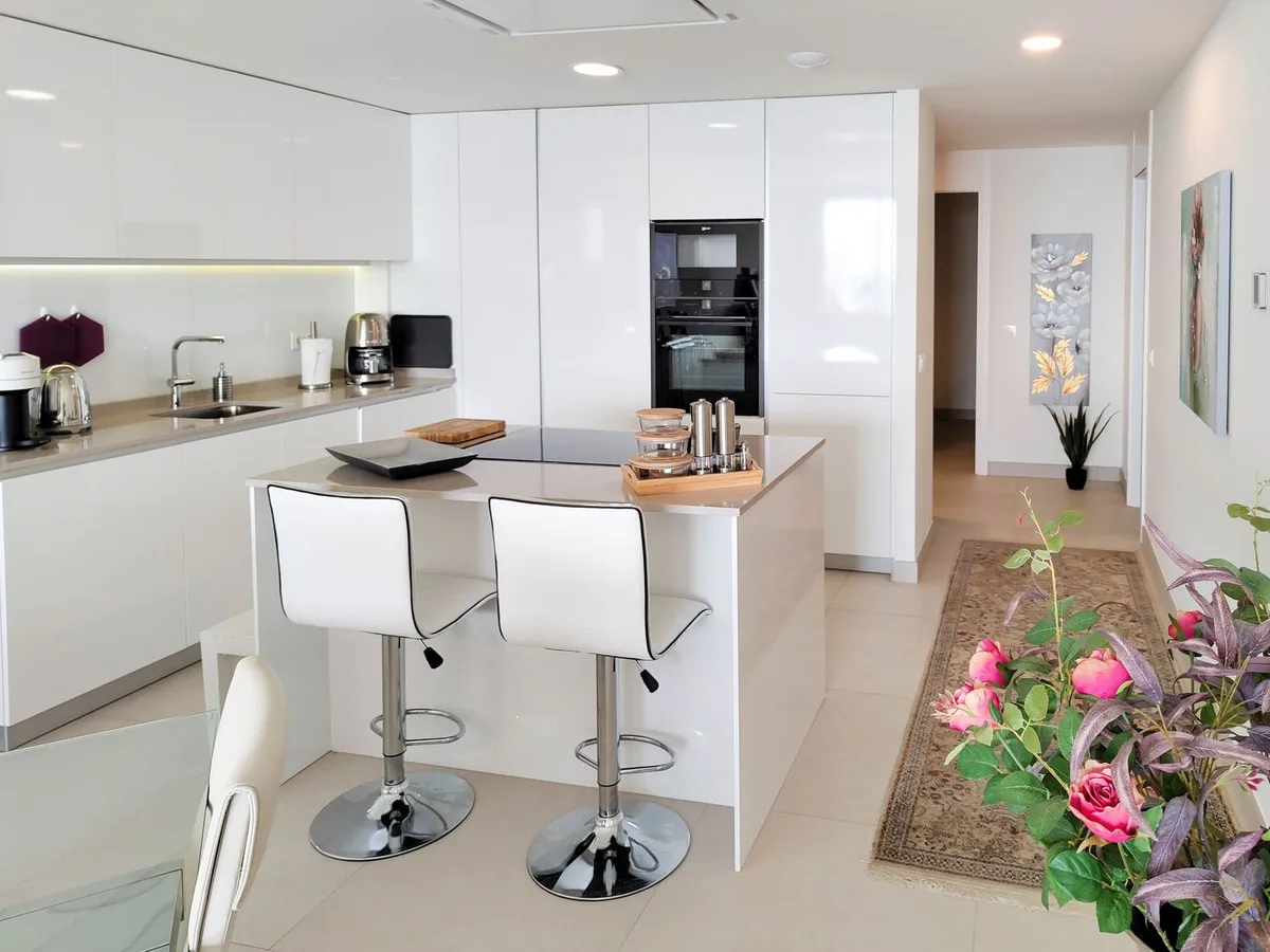 03ed8040-e6f4-40ae-9c29-8bc5242b98df