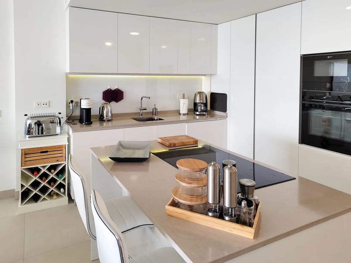 c25a1323-0587-4ebc-a3de-7627a83d1e8b