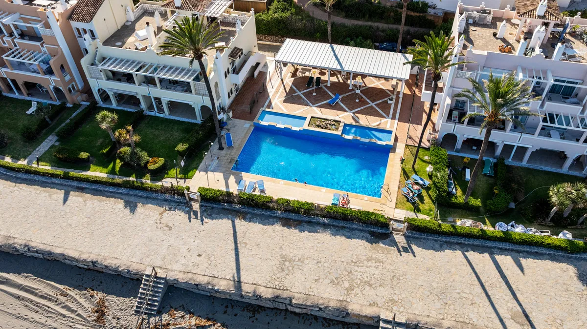 06453586-34d6-40db-8d5e-f7df31d6471a