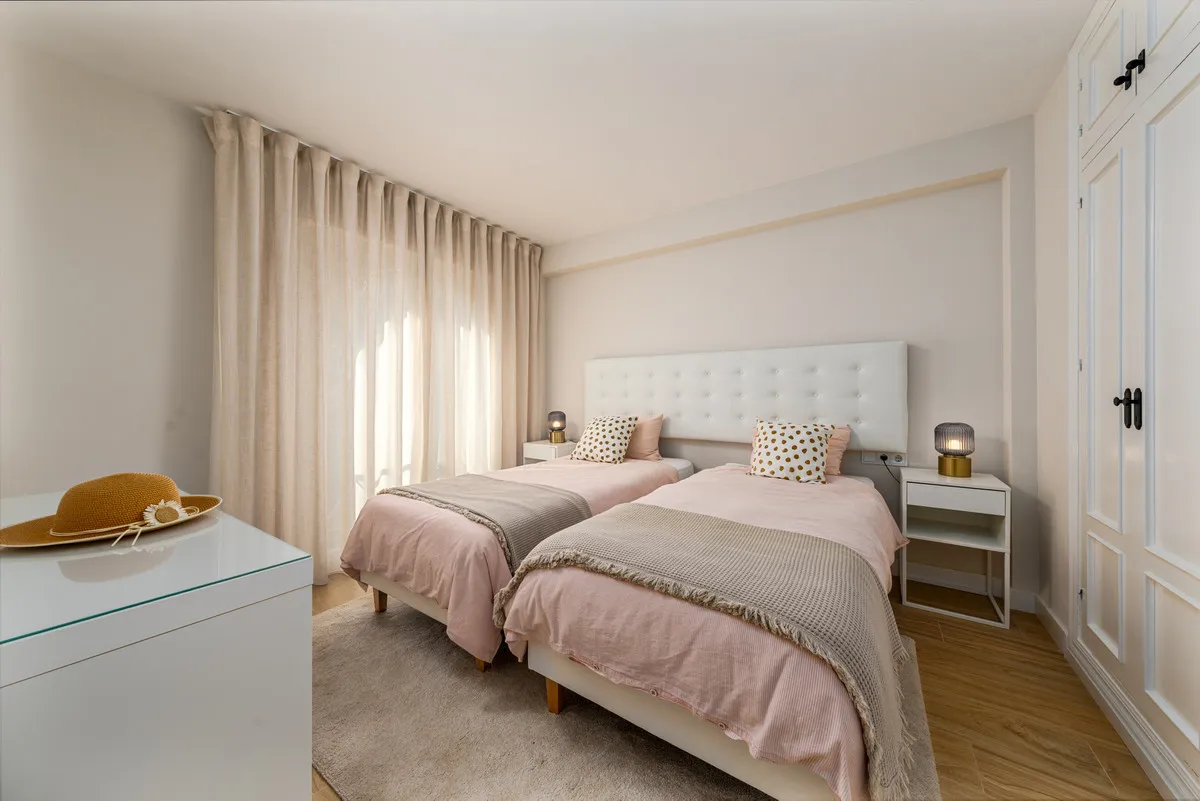 dc1b4175-29a1-4f74-ba62-302d5f8568a1