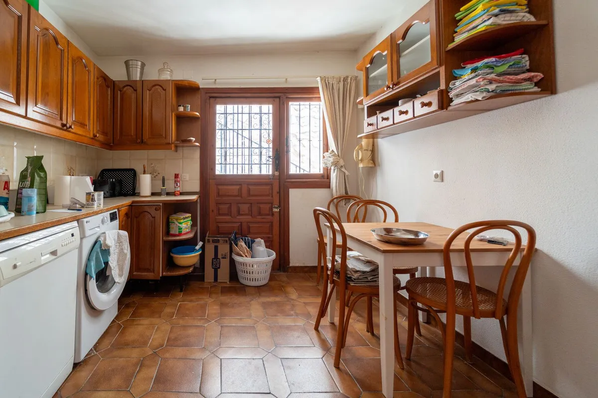 0698f09a-f750-4d0c-bc61-274833733fa5