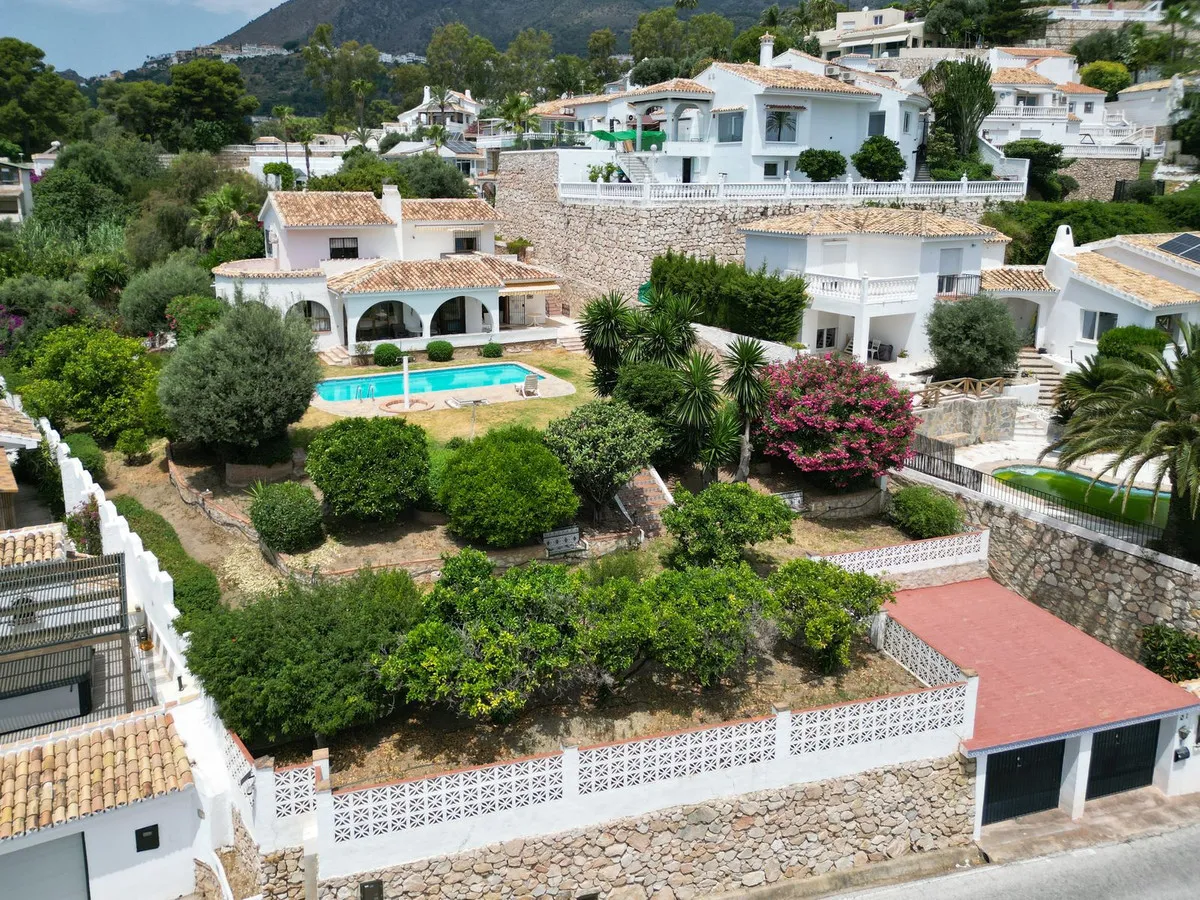 d621b883-78e7-4f98-b967-d007b9ff640e