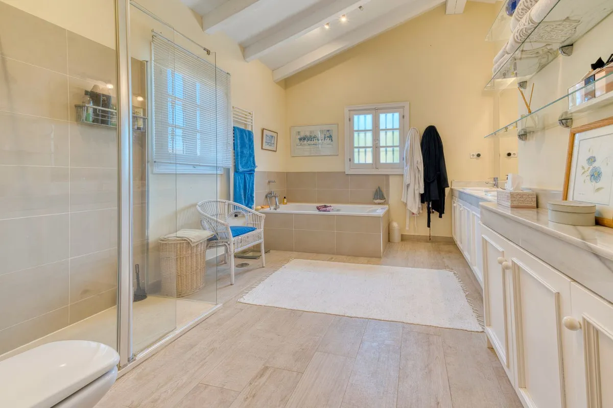 b5a46fcb-ef60-41a8-a8e8-ebc581cde463