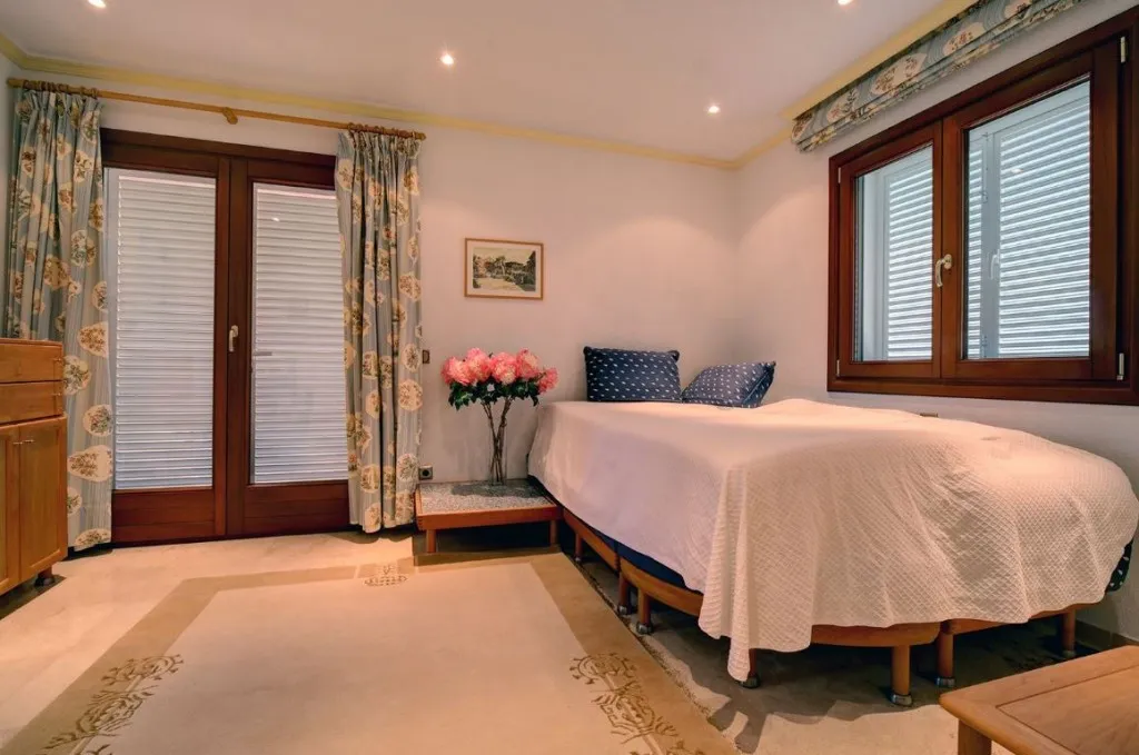 6f249984-bfb4-45f3-a939-7e4c92f499d2