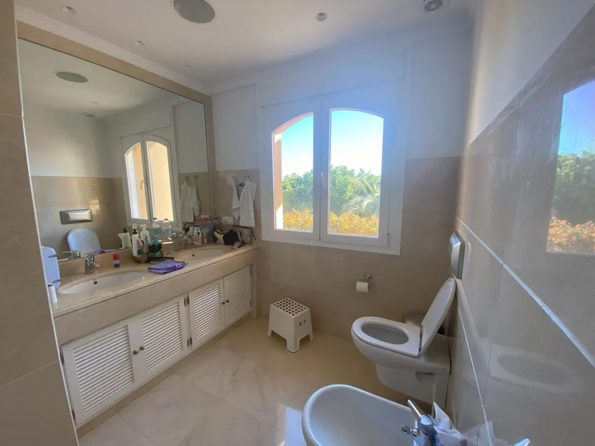 3b854967-c5bb-4d0e-b791-d7bf5eae2aa9