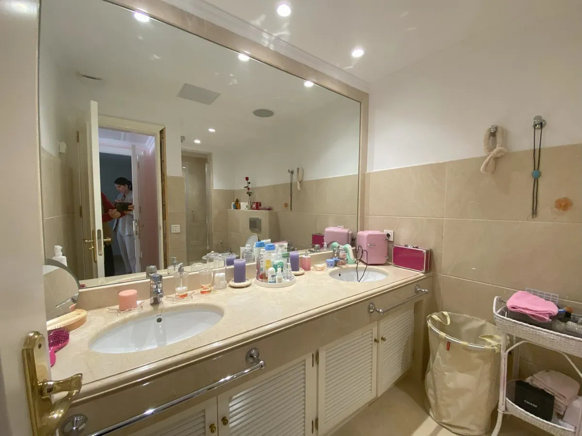 8ff42b9c-4eb3-4d84-a97f-f911223b7190