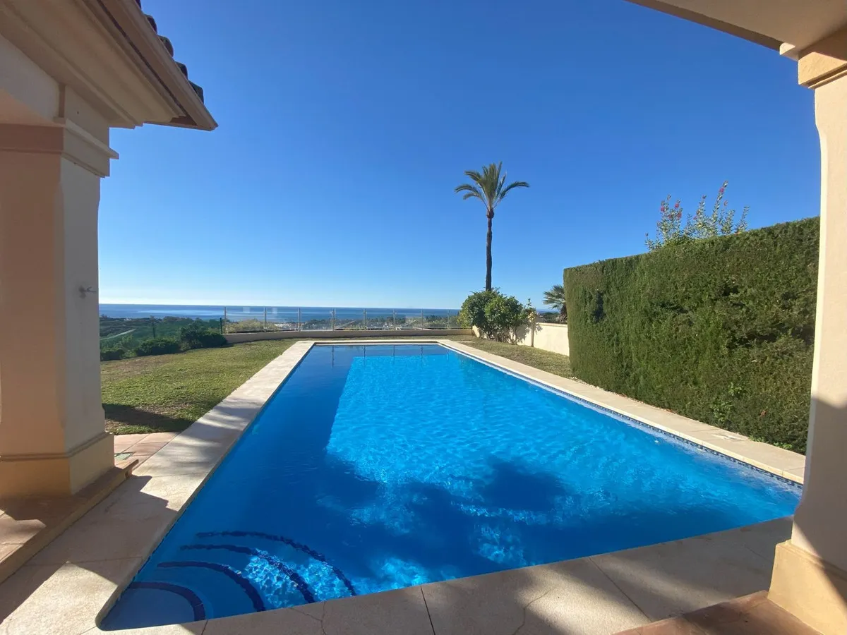 dec9560d-231e-4d23-9b72-3f51760e109d