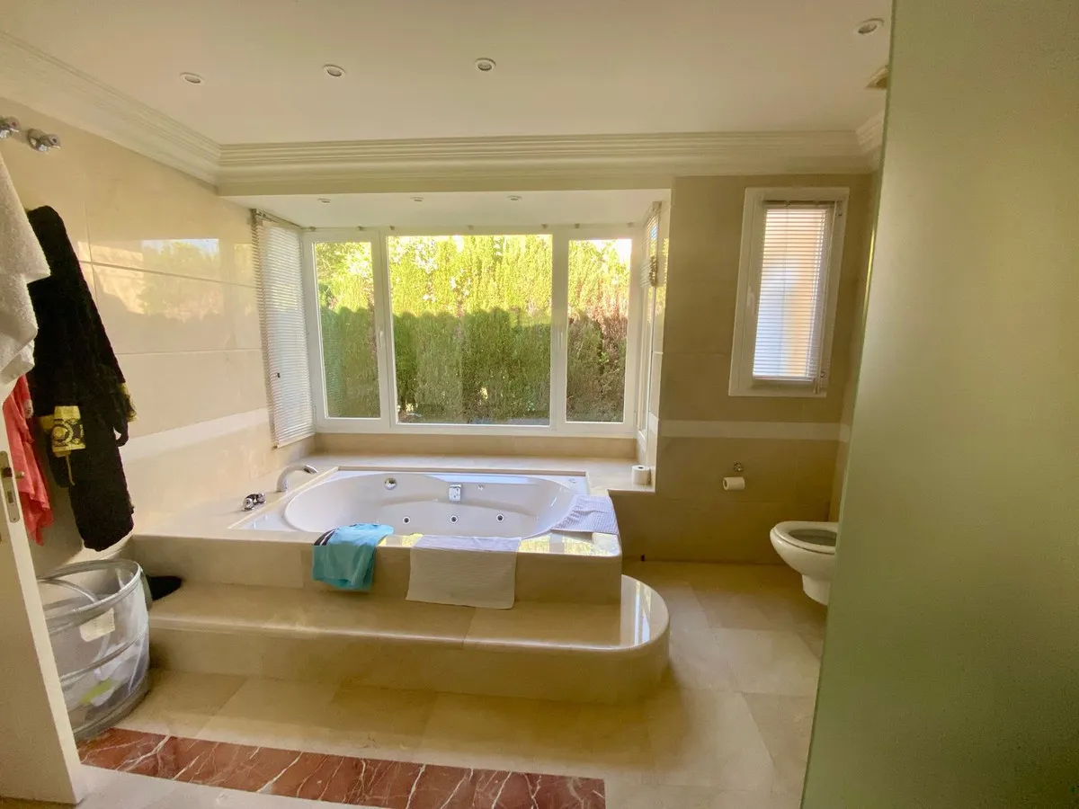 e800c7b5-8168-4bd7-adb7-e535d12c729b