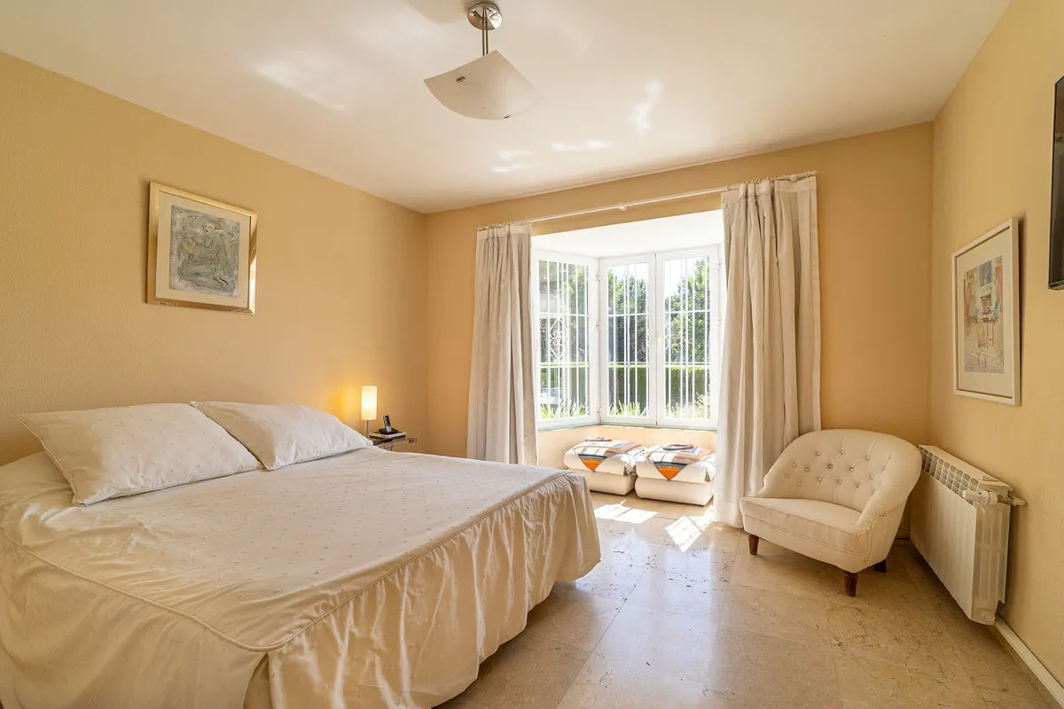 18833791-5628-4ef9-b5e8-e81b4fd9ab80