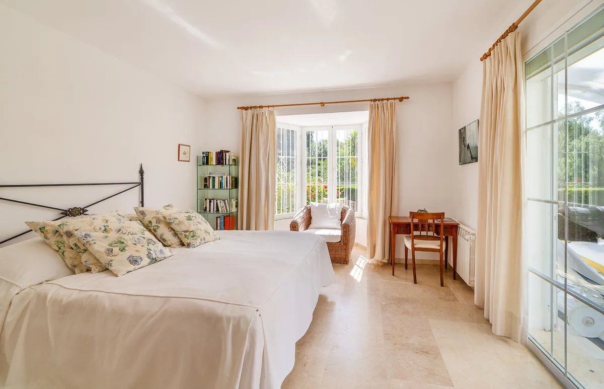 5f52e8da-c297-4678-a7d8-86688a67383f