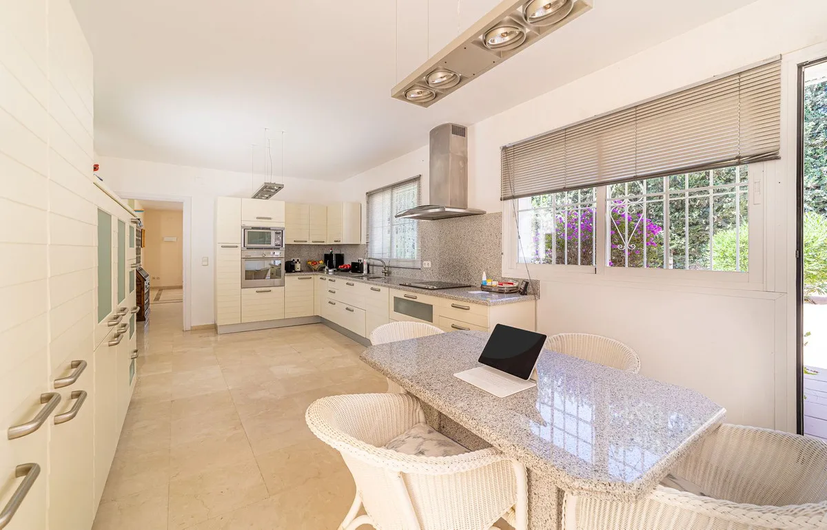 b097dbee-6fa4-4521-9497-cf39e0542ac3