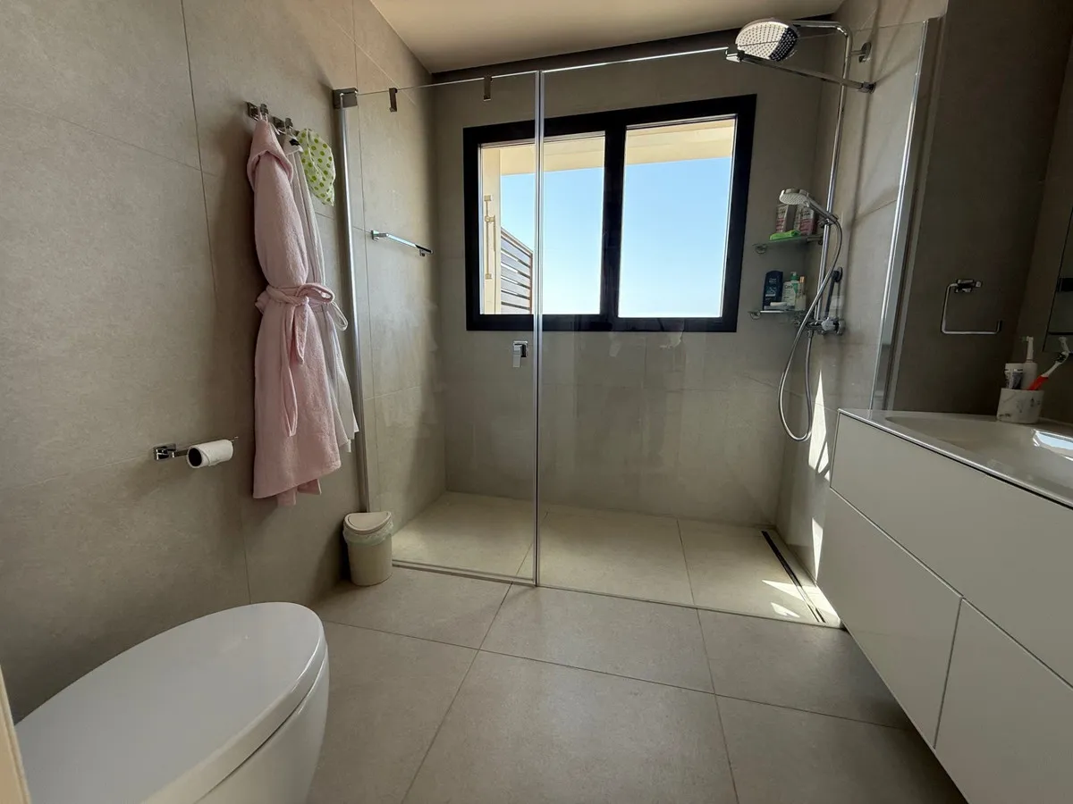 c3105853-05fe-4551-8e11-192027610d5c