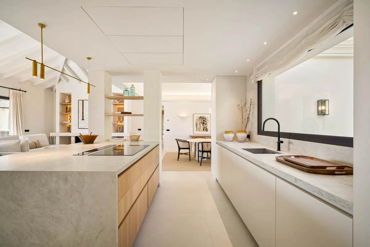 ec86d16e-b430-46dc-b9e8-a8a7e345efdc