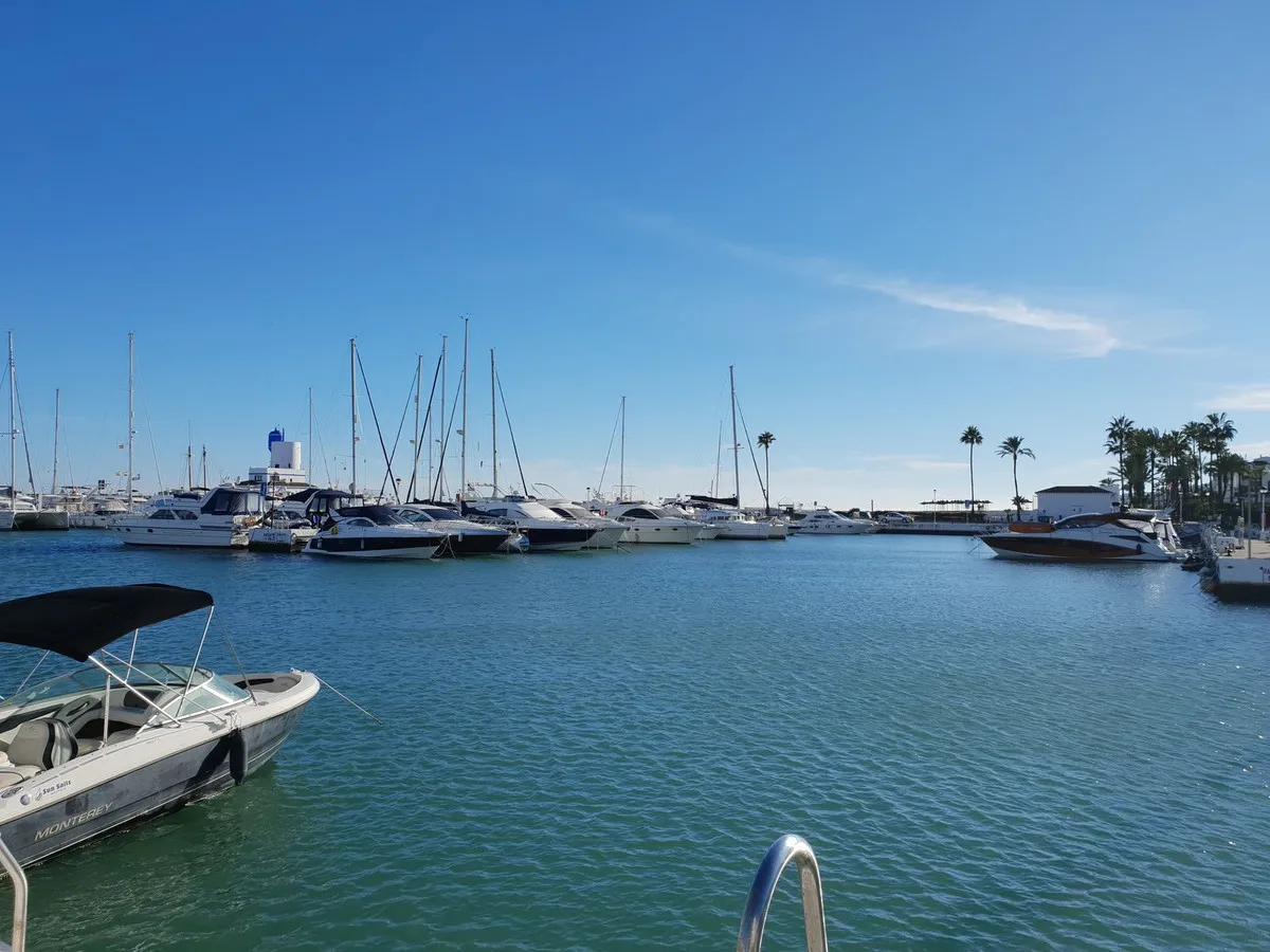 1c1bf8ee-f986-4bb8-aff6-1b81dffb5f43