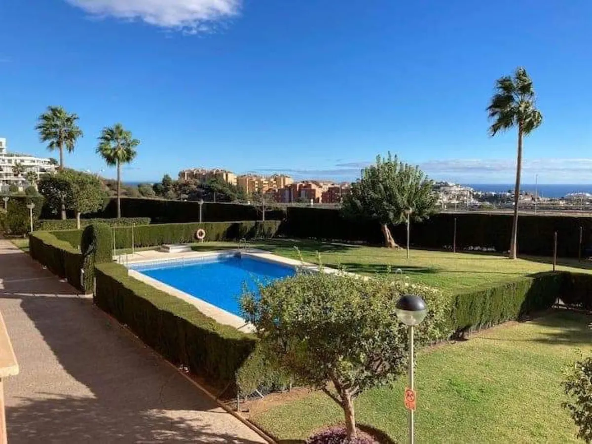 702e5bae-5a8d-458b-a898-1a5179ae8e18