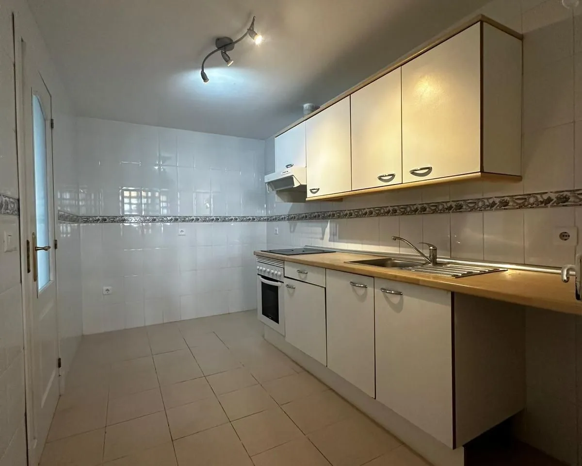 b3357181-ffe8-44cb-a3a7-e3e36e311b87