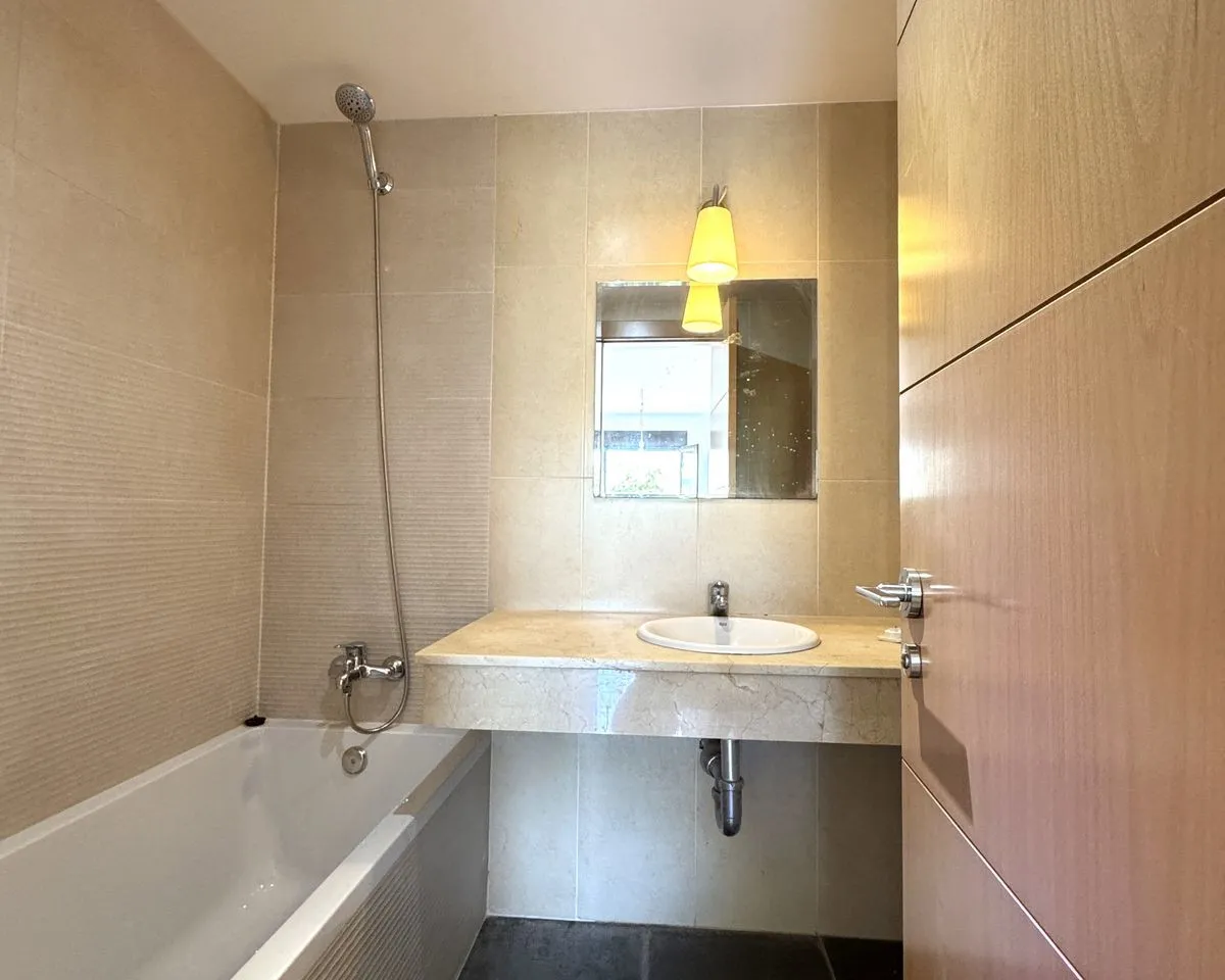 ec6a454b-c3a4-4d45-a79c-853955a0b4b6