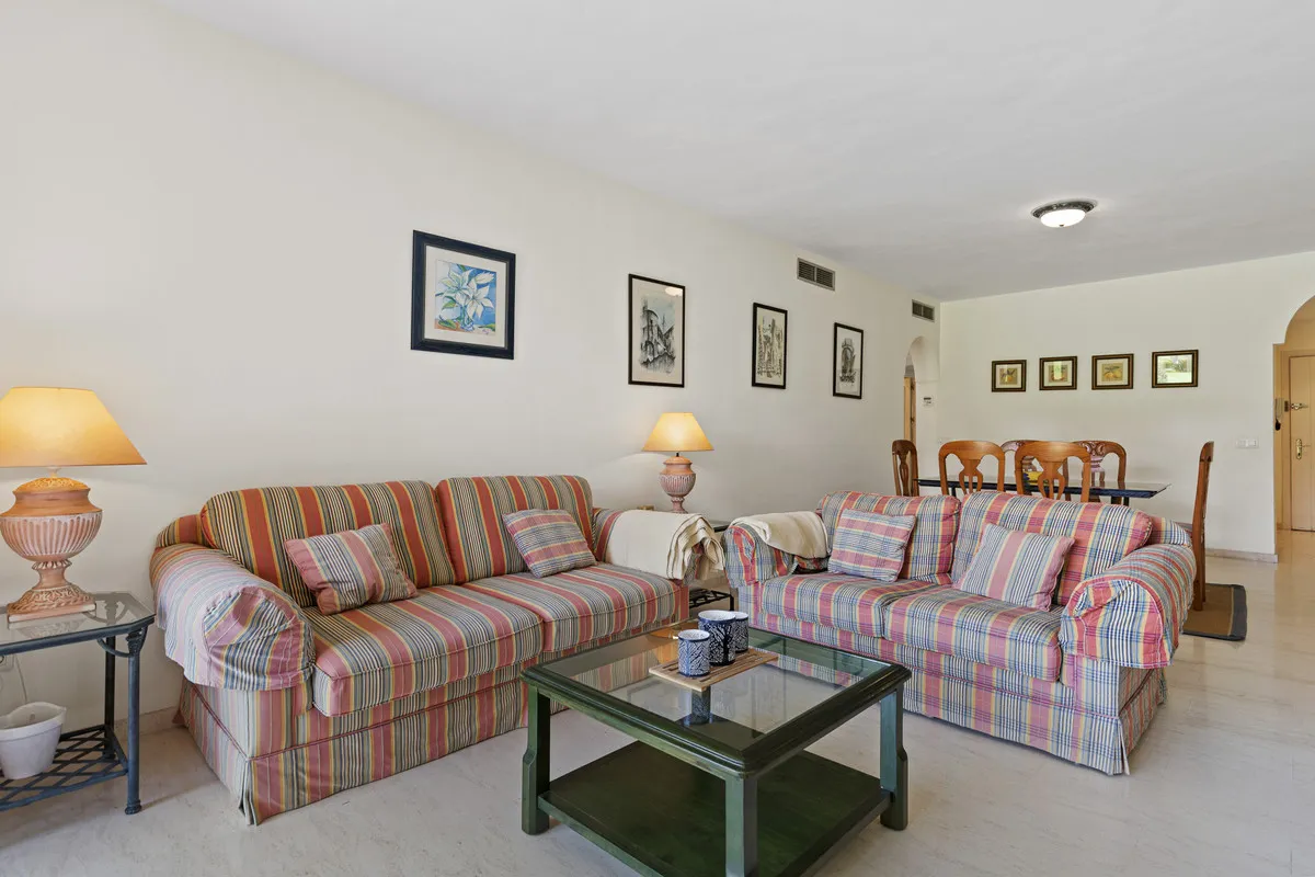 12306eeb-6b5e-4e46-8815-18f1c07664ca