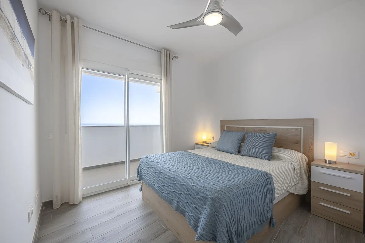 2b2df8c8-87a0-40a0-9ebc-fa9dc9d872cd