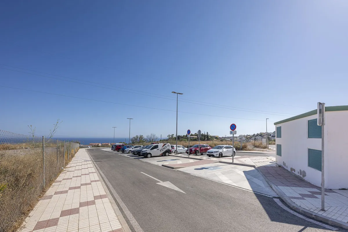 6ded5df4-aadd-4880-ba36-0a034a42d9ae