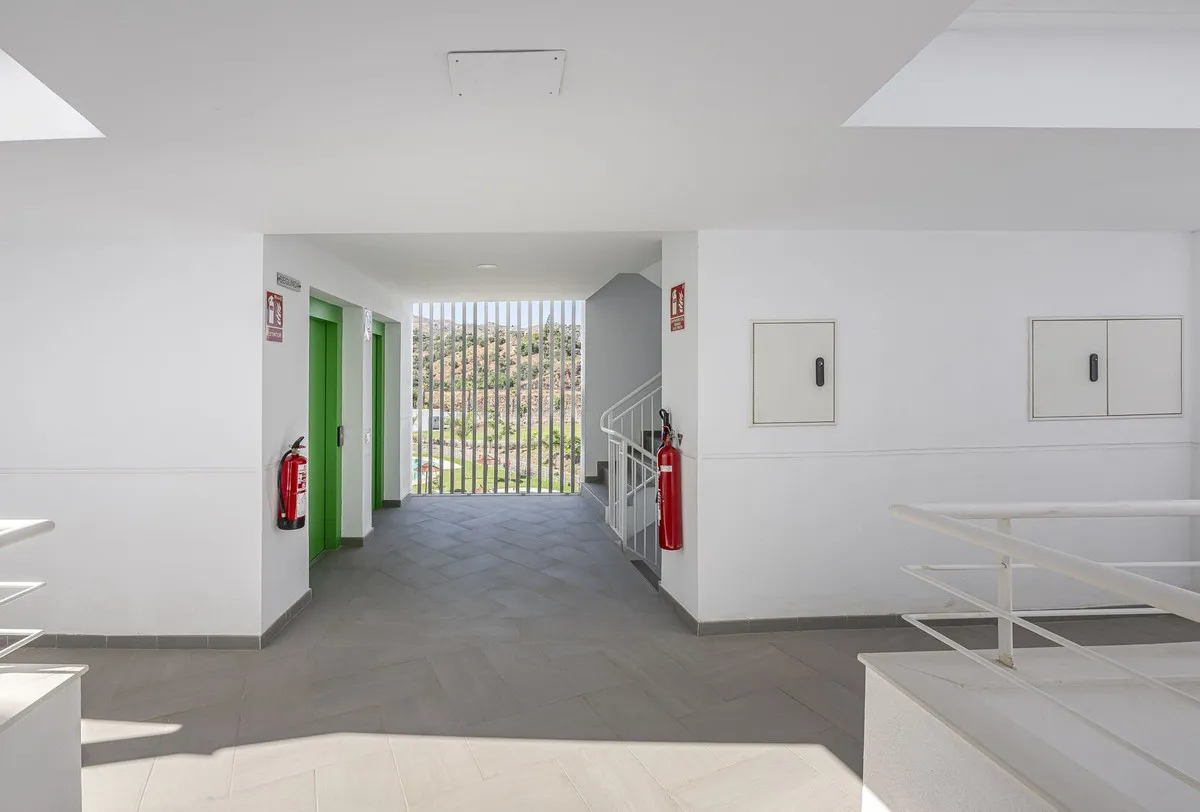 73ea16f2-73b3-4874-a0d3-31c9003938b1