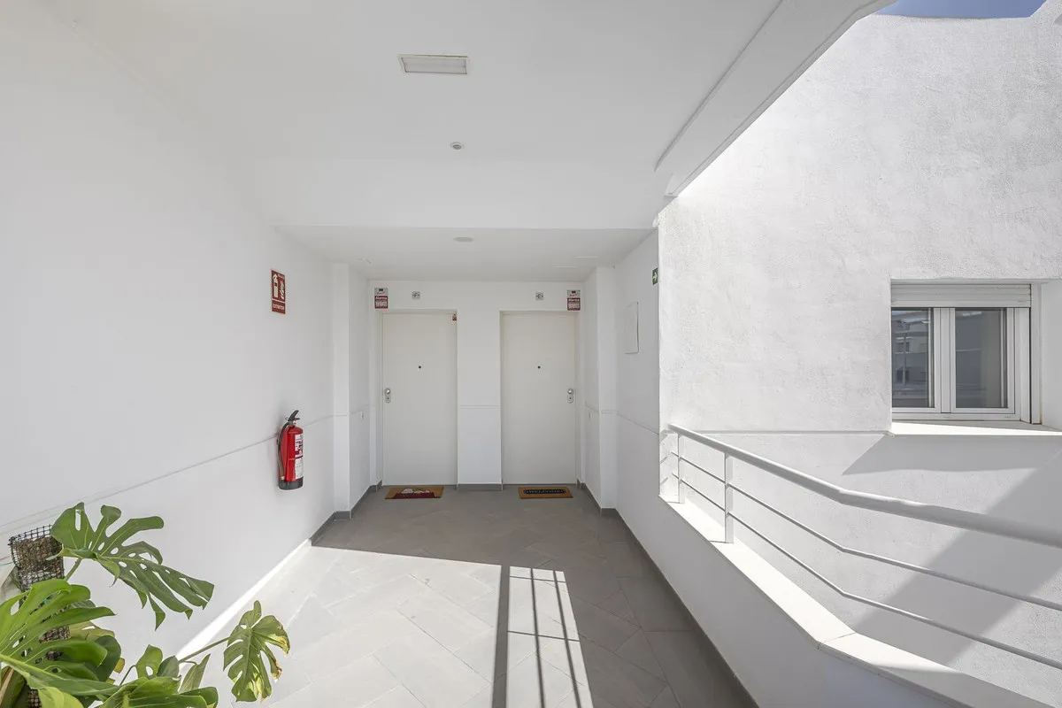 d2ee7d6e-d1c0-4e04-8596-053f5ef697c5