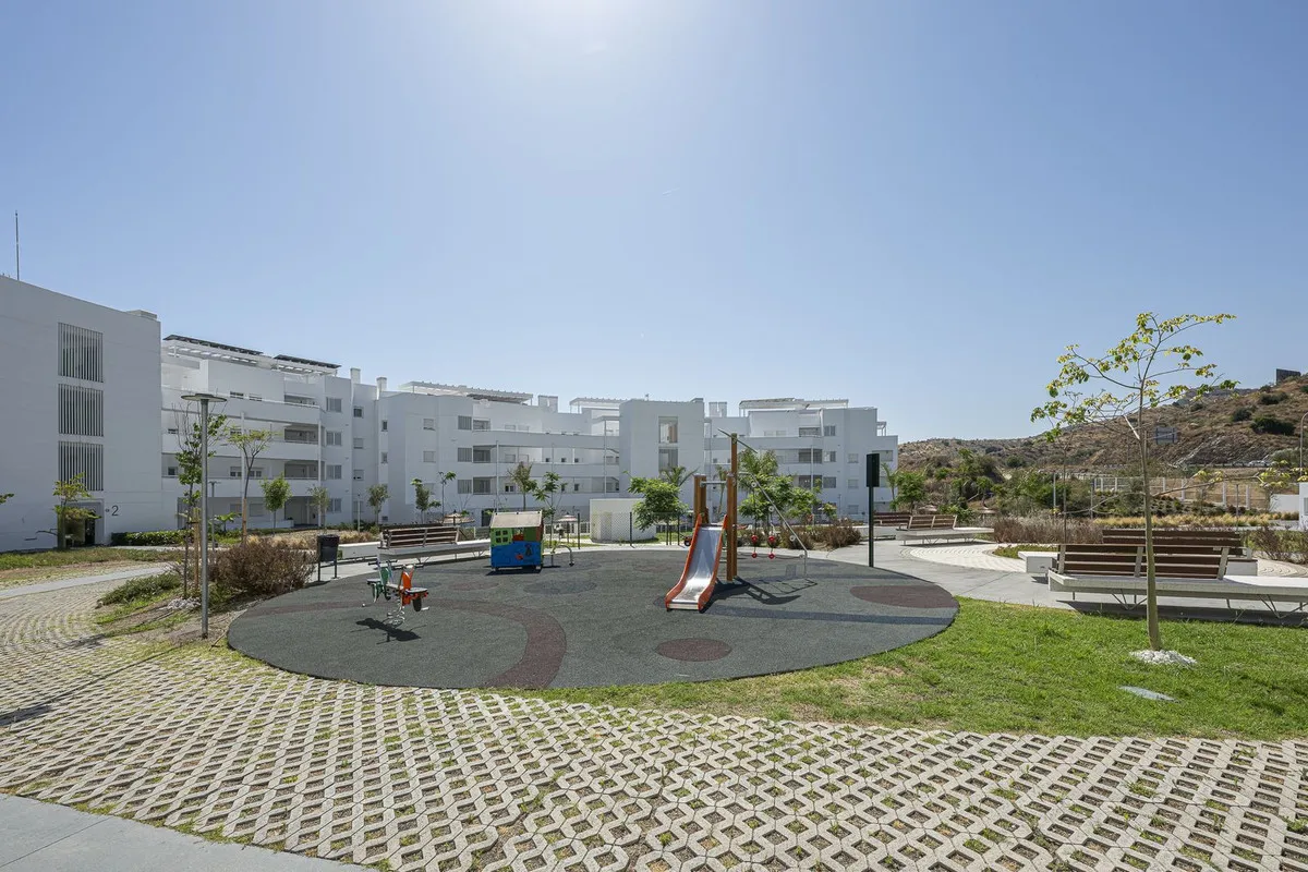 fb4b0331-2e2c-47c3-b04d-2a95aa53e557