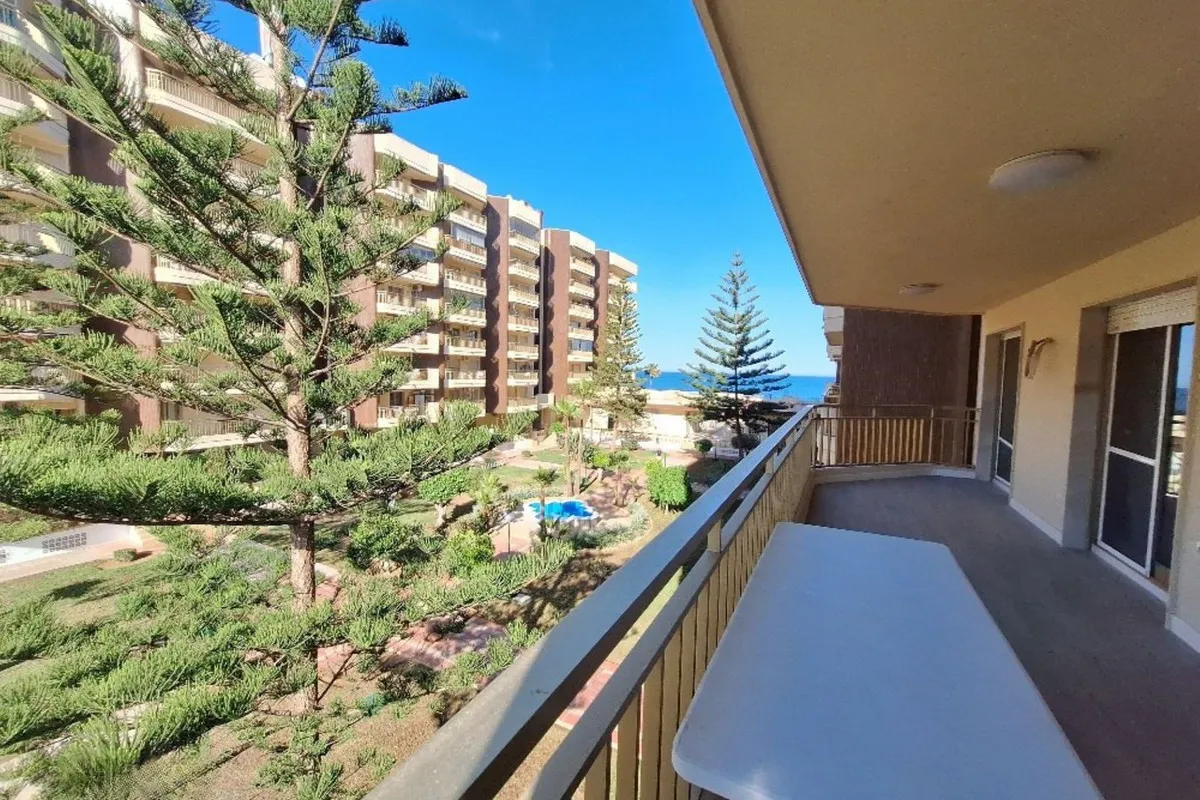 e4ae9881-fe2d-4c8a-abb8-7e14752498d3