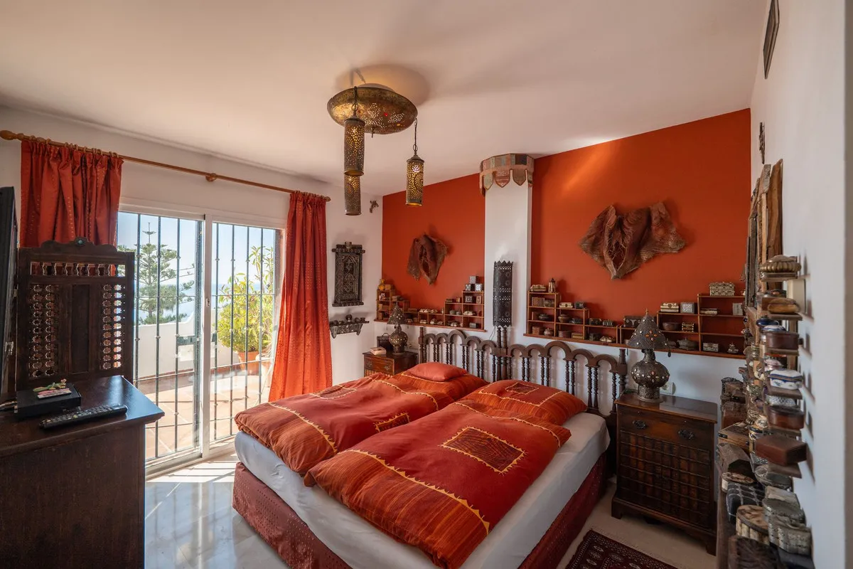 05152605-0dee-4467-bc42-64678cf8e567