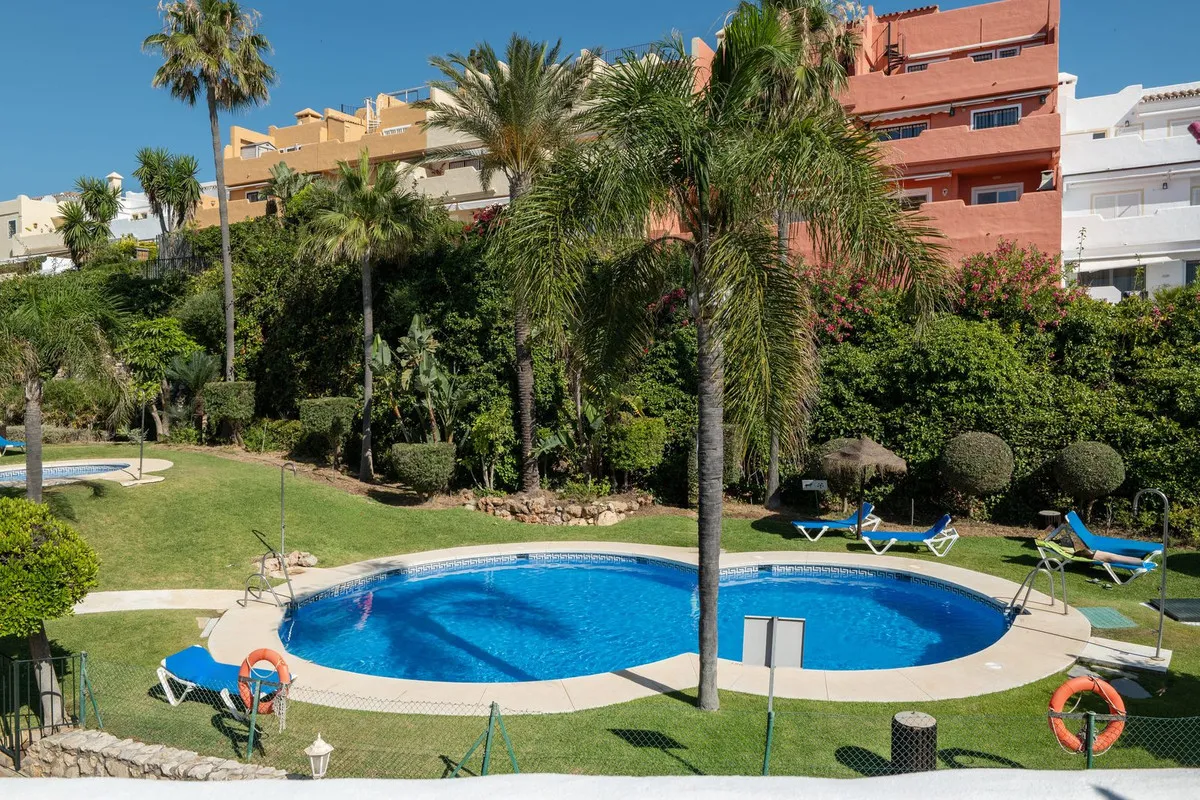 2202f370-ca4a-41ce-99a9-fbbab93cd27d