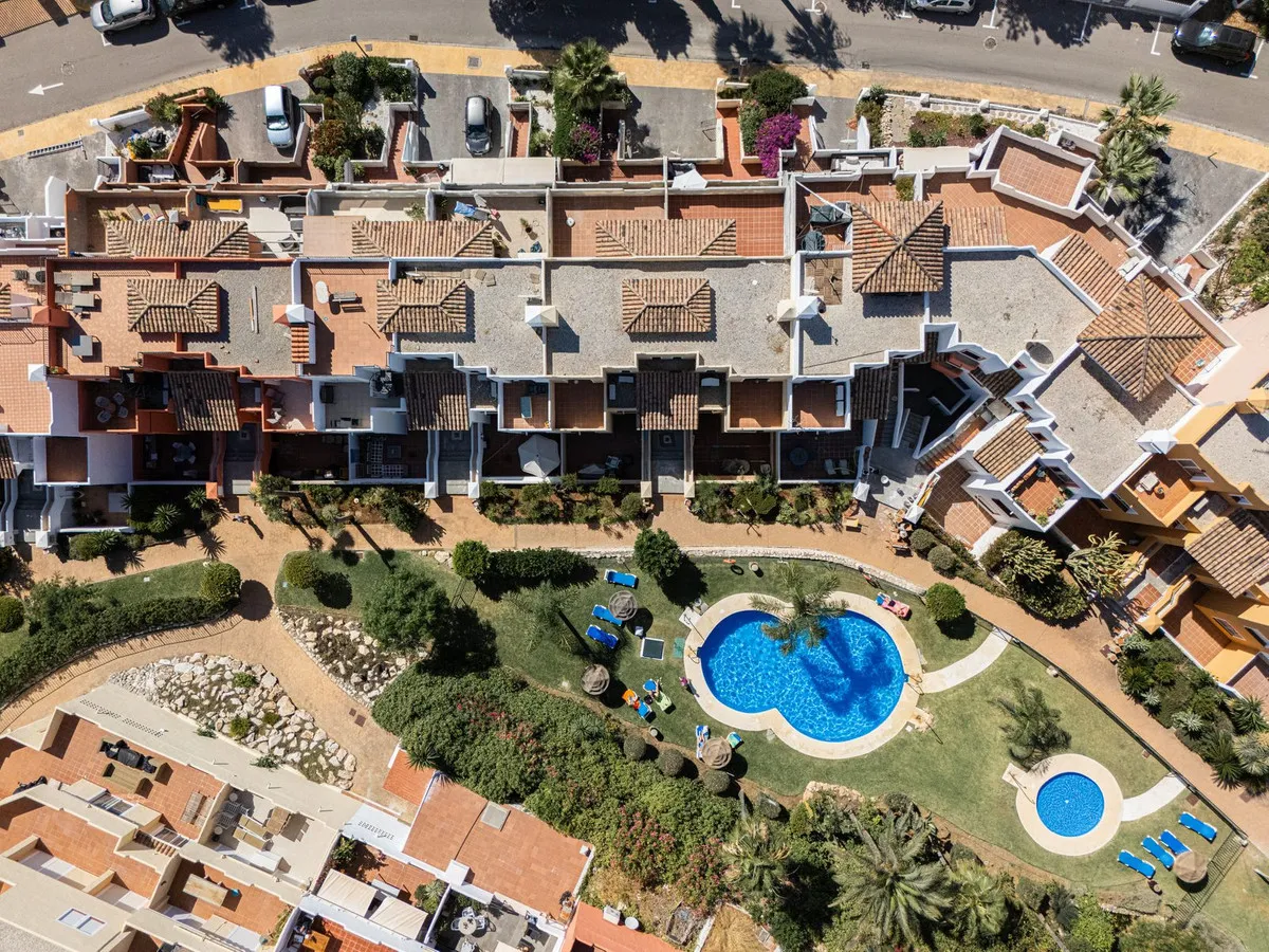 85a2fad9-7335-42df-ac40-1f20956857f3