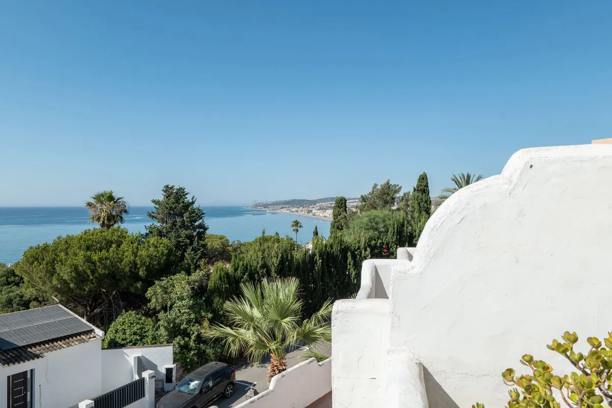 ee0c0246-6a66-4637-a29a-b42b791c01a1