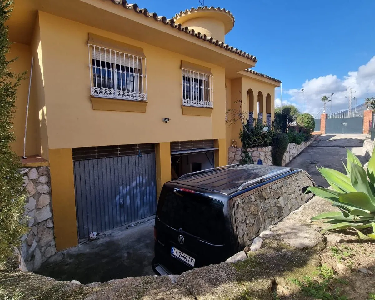 cb3ce366-a203-4a69-bb2f-20bb9edcf427