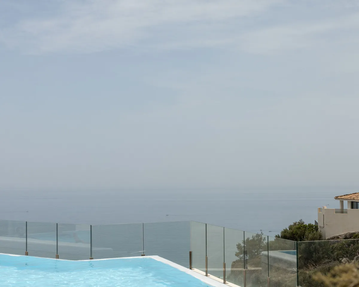 f52863f3-5f1e-4b68-8bbf-563d6c66bff6