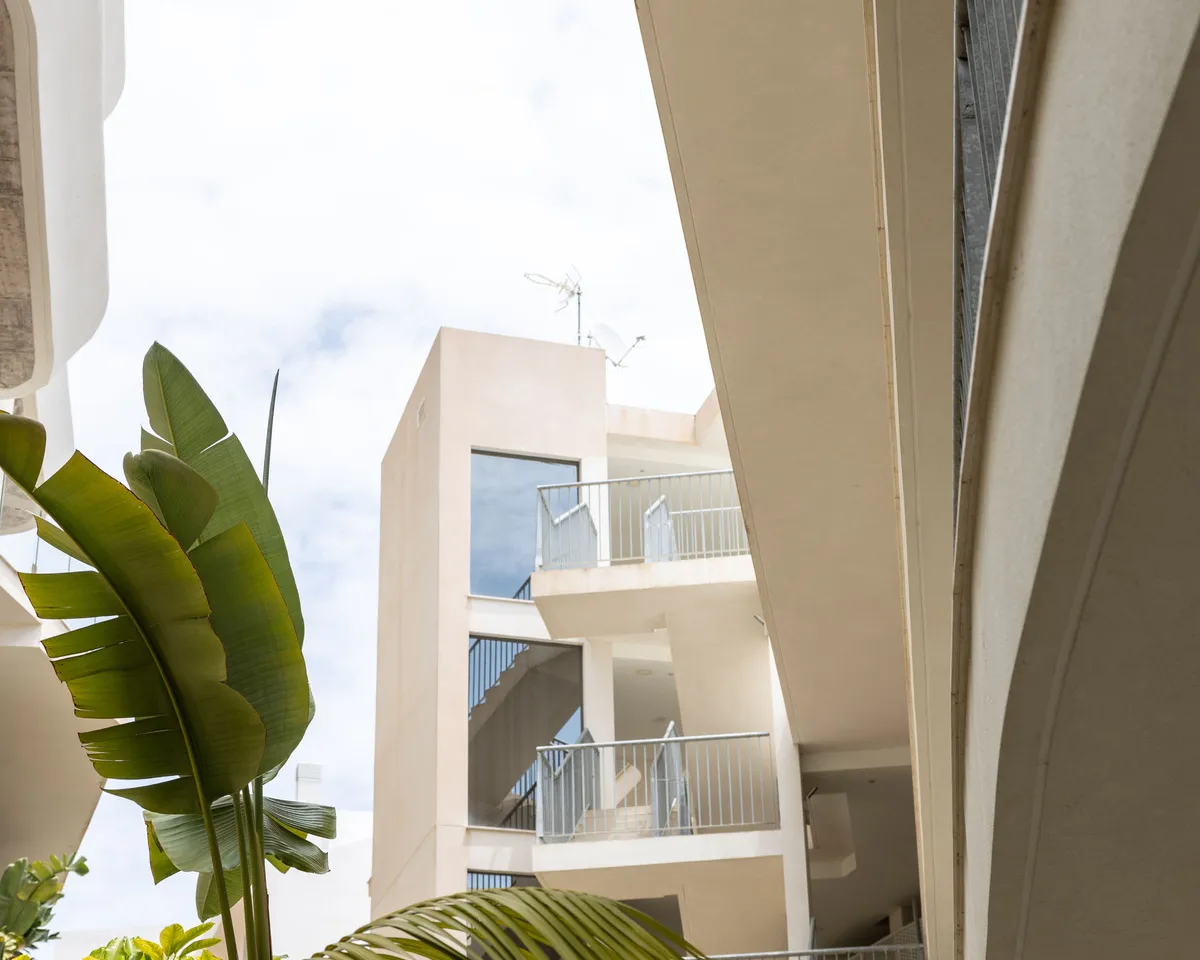 fb6bb383-2c18-4d37-a96a-99fc0c31317e