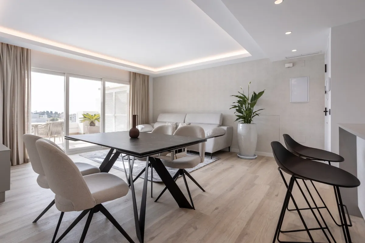 03fe7896-5dd3-409f-b008-323c2b4df56c