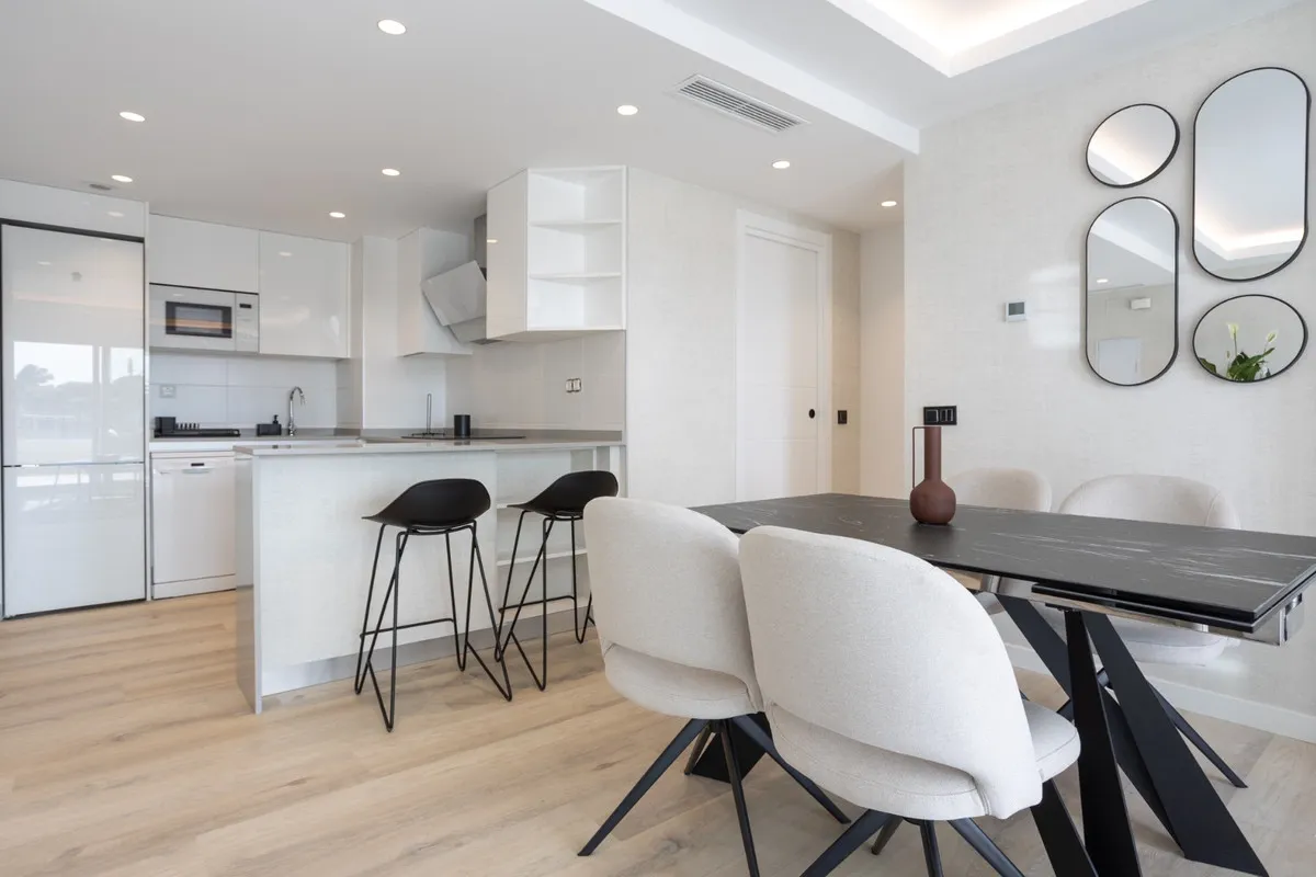 54249008-abb6-4da2-918f-750e0273f6b3