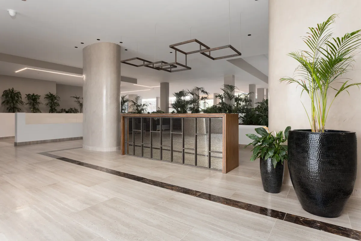 e73a1241-de42-4d95-b425-97d08338a63f