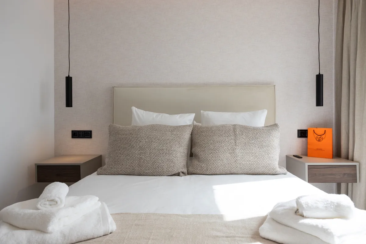 f59c33ee-e676-41f2-a30f-597ebfb2d1ba