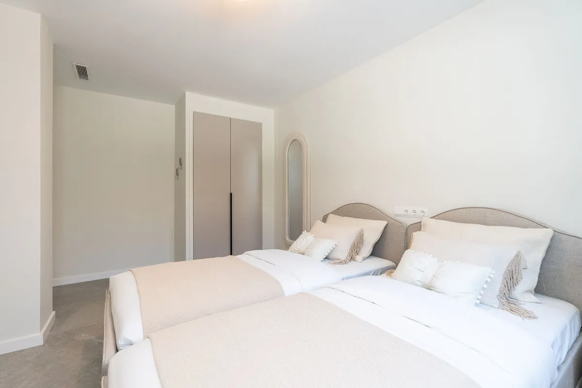 026b6bed-a2da-40aa-ae74-55e5e37f0003