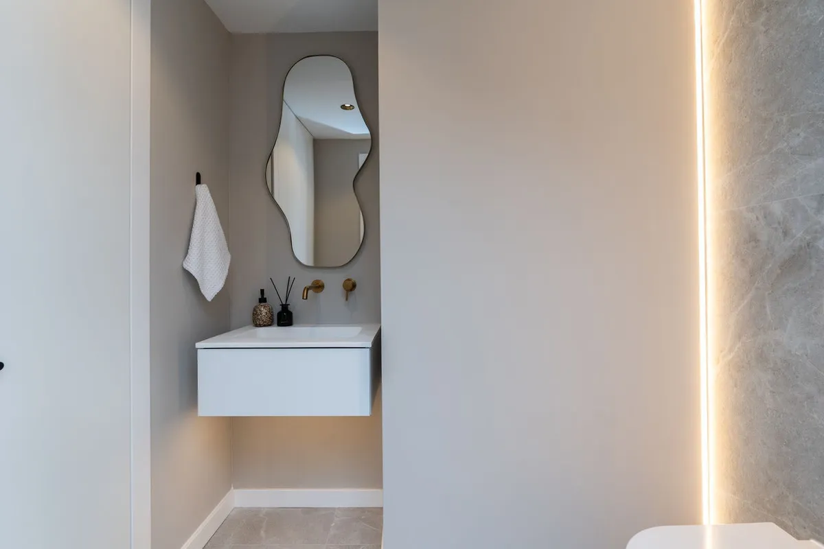 1e095fa2-0349-4c63-ae2e-dadaed146b83