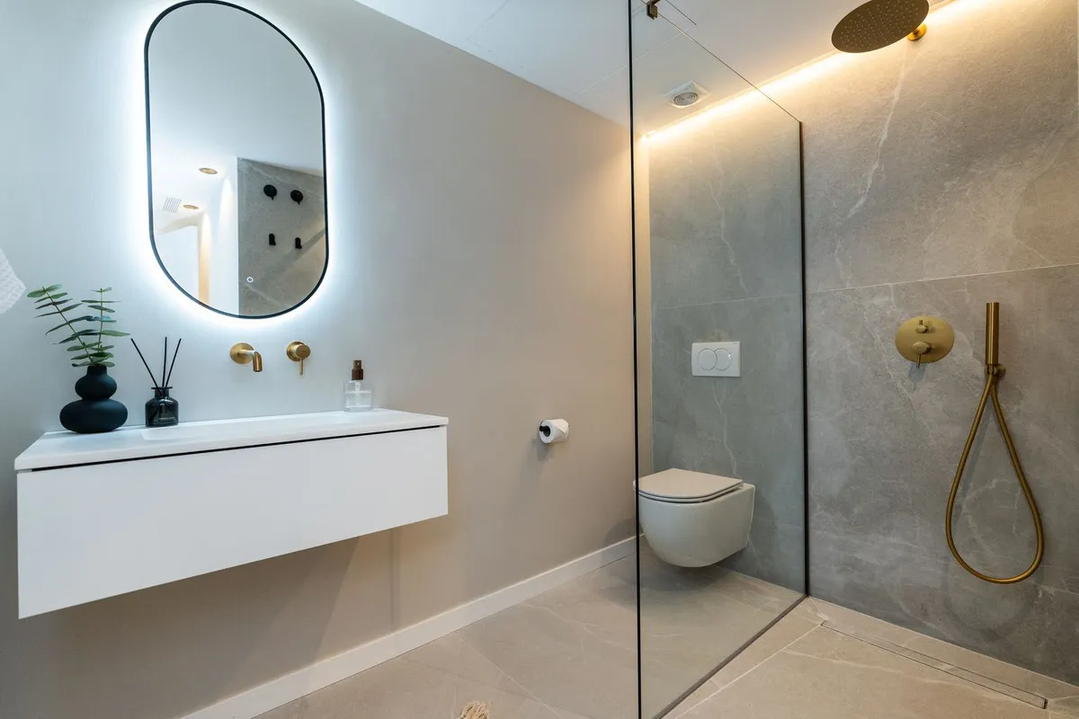 b372a793-b49f-481f-a761-098c43bb6b0d