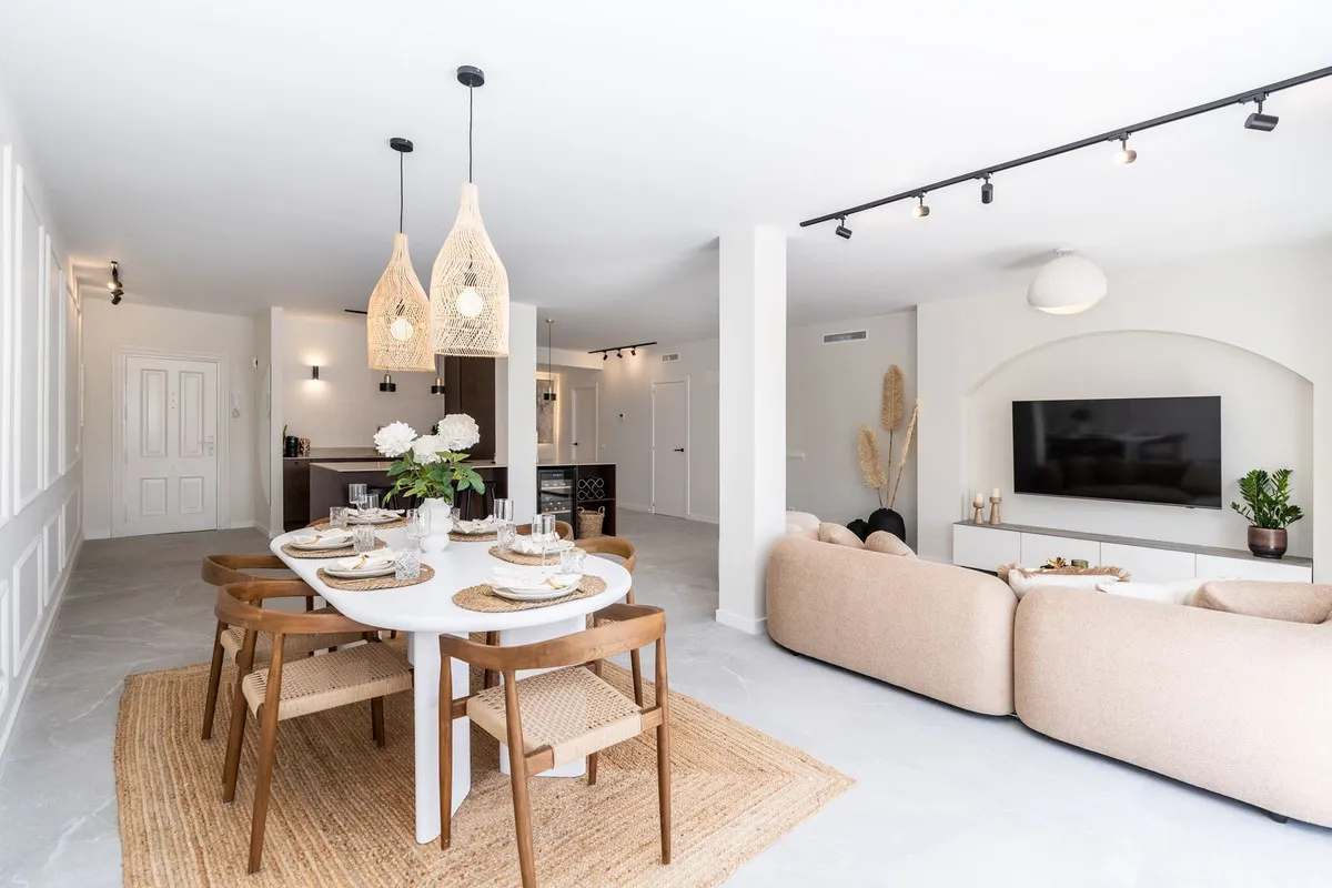 e2b2e5d2-b383-4888-8181-cc22e882816d