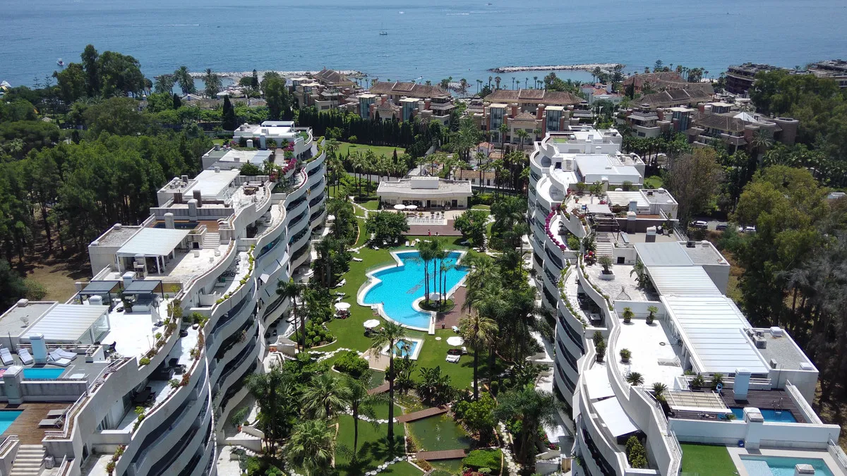 09cbc8a6-07d9-4c84-a5c3-f3b5d5bd17c4