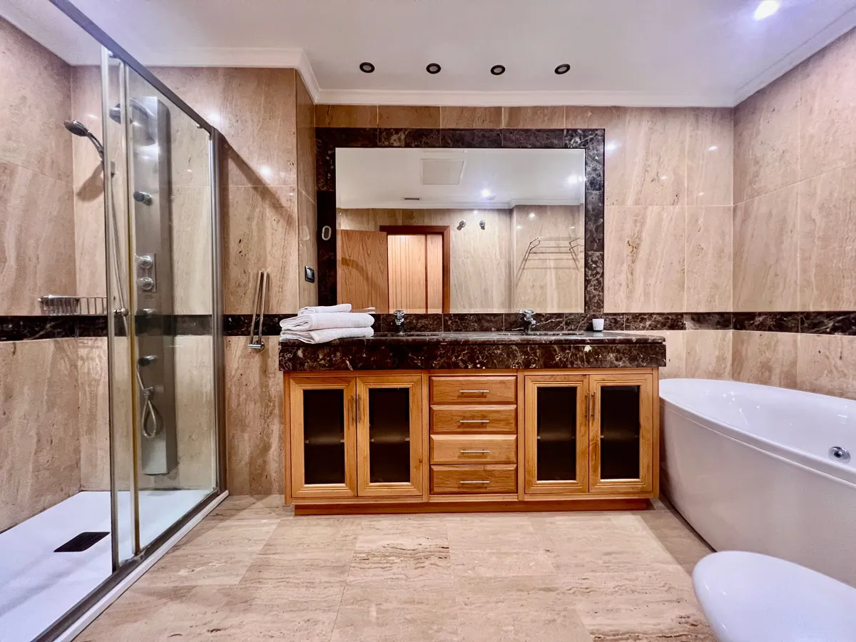 249a4d48-b2eb-43c6-8650-31b62a452d2a