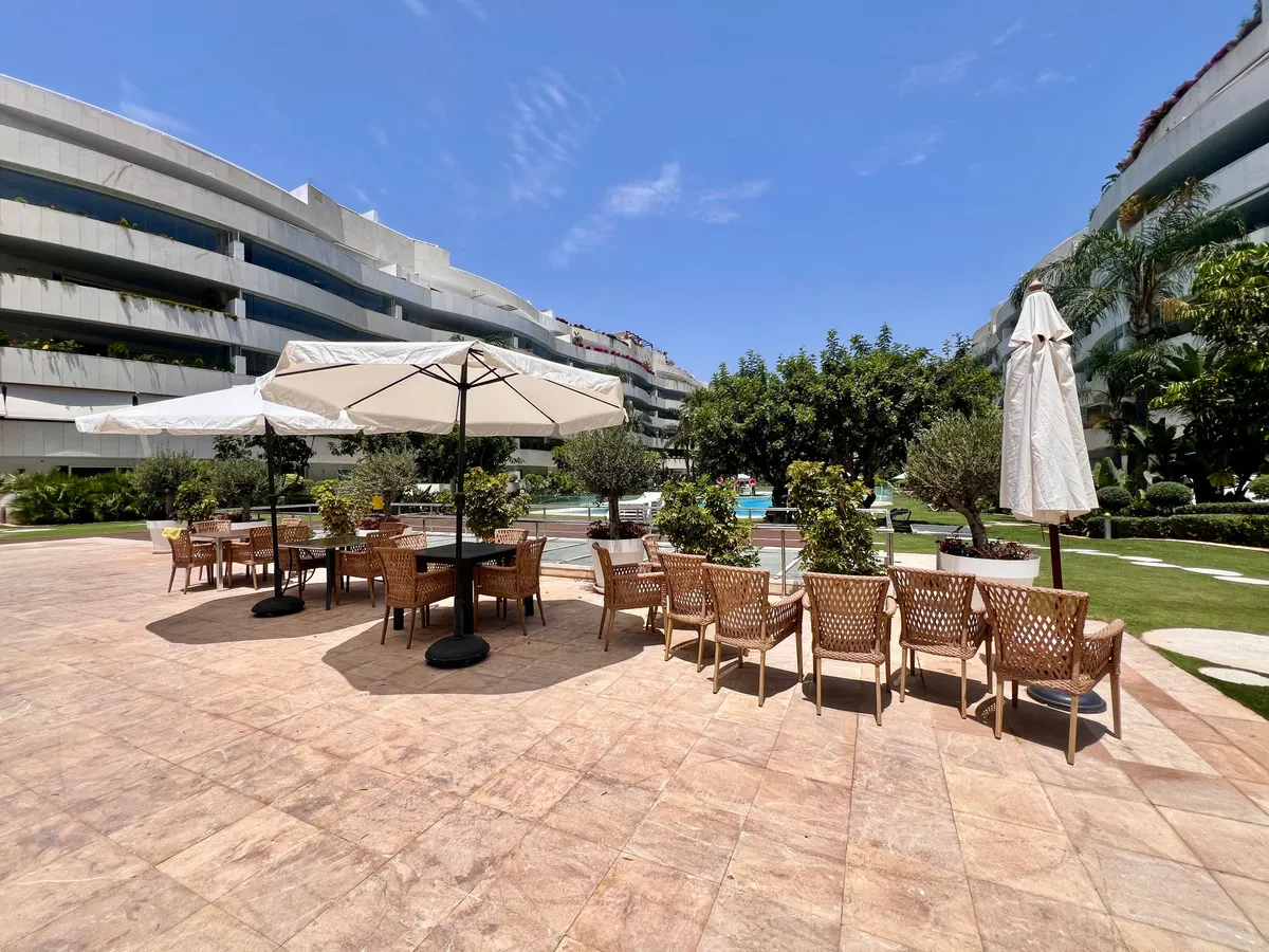 c73ff4e2-342e-4b10-be2d-6060131e5e42